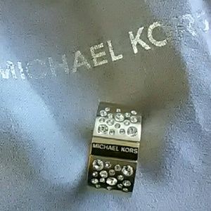 A michael kors band ring